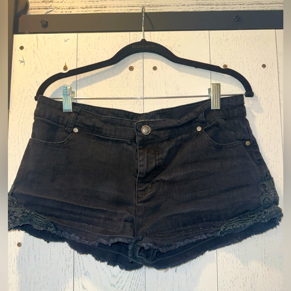 Ambiance Appareal Black Lace Jean Shorts Size Large